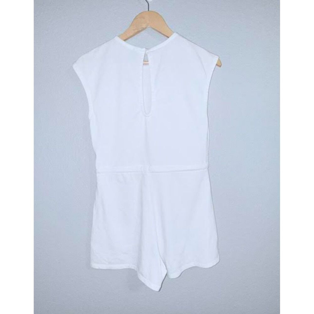 H&M Sleeveless Romper Jumpsuit Classic Clean Girl Chic Minimalist Beach Date - Picture 2 of 9